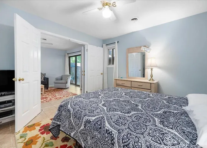 First Floor 2 Bedroom With Private Courtyard & Outdoor Pool! * Ocean Stadt