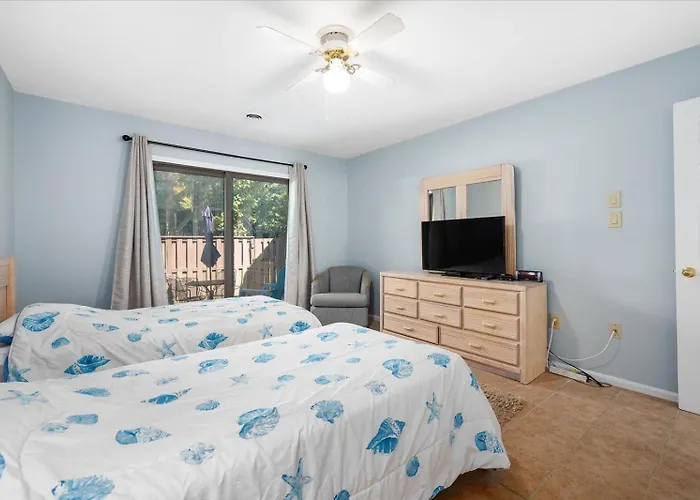 First Floor 2 Bedroom With Private Courtyard & Outdoor Pool! * Ocean Stadt